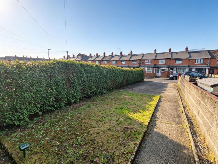 25 Duneden Park