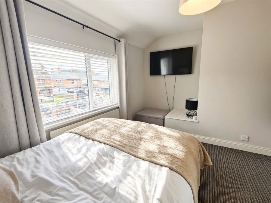 25 Duneden Park