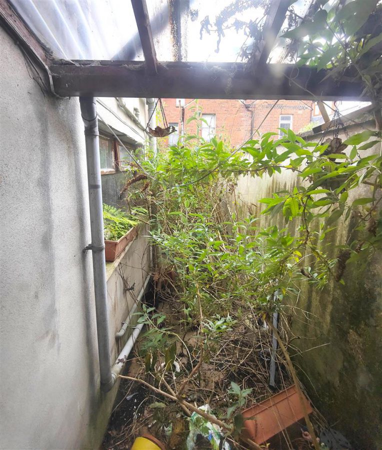 36 Willowbank Gardens