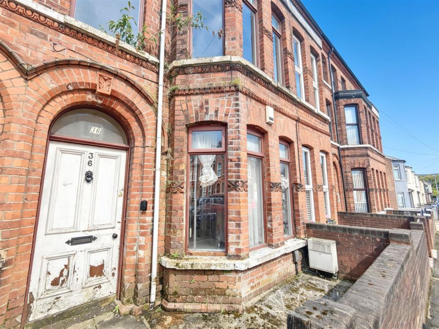 36 Willowbank Gardens