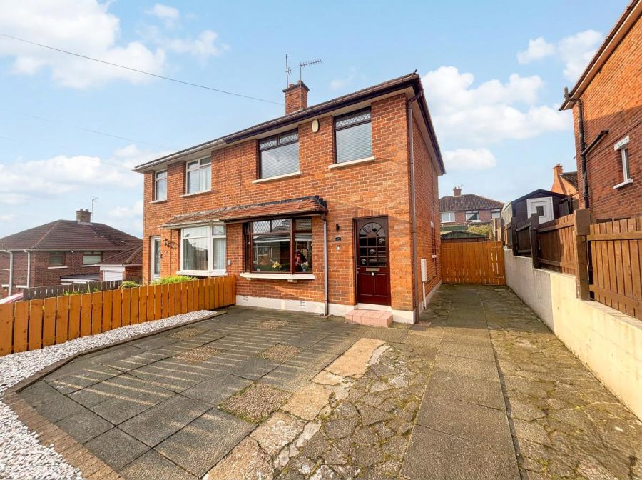 4 Lyndhurst Grove