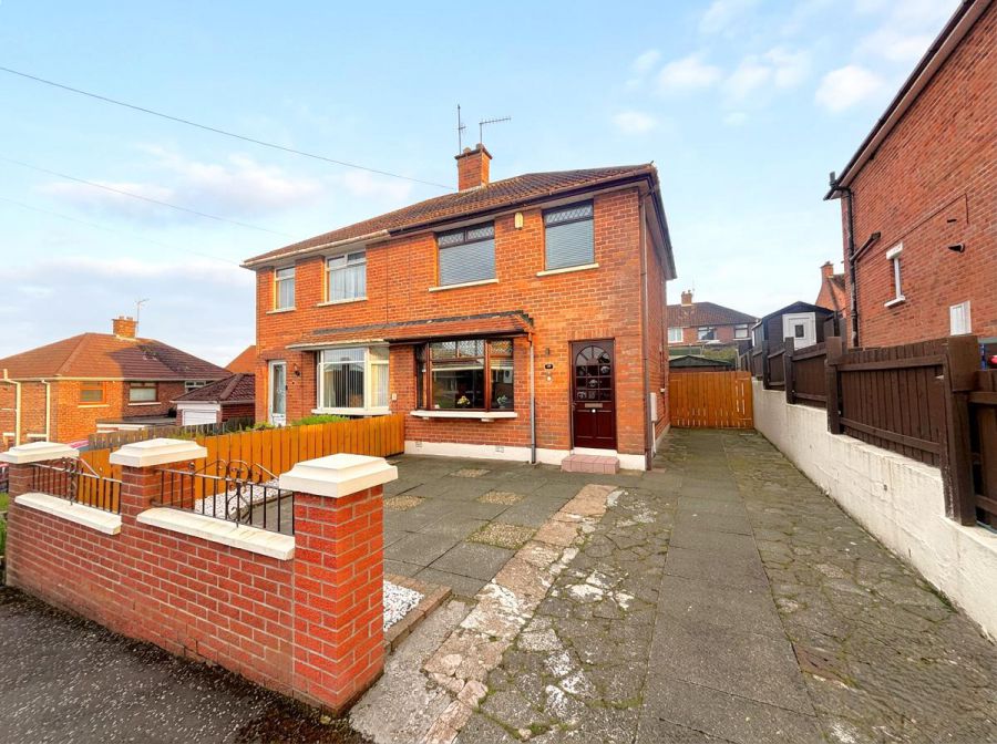 4 Lyndhurst Grove