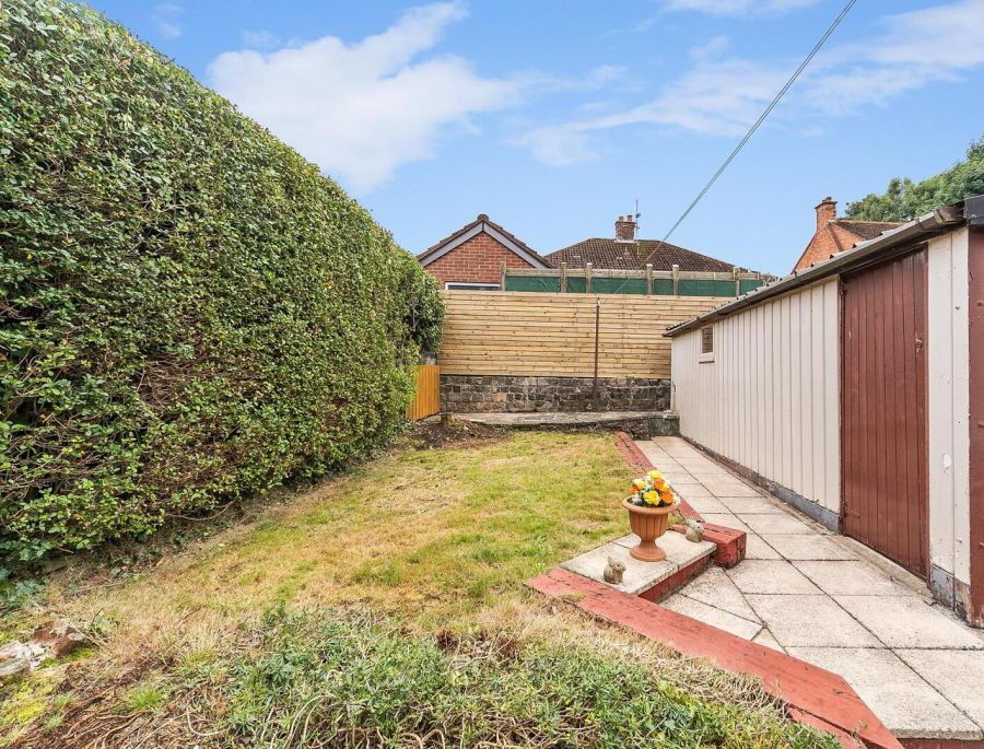 4 Lyndhurst Grove