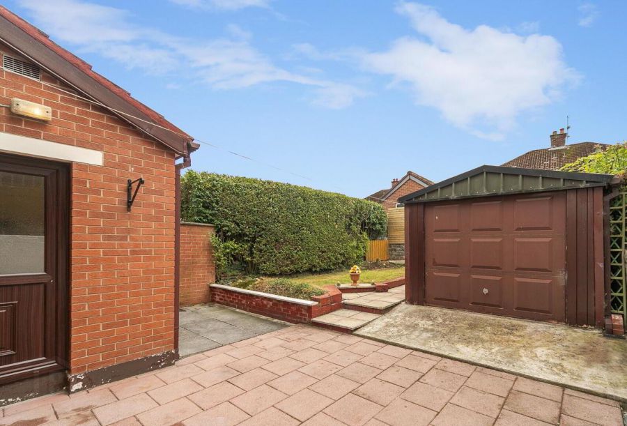 4 Lyndhurst Grove