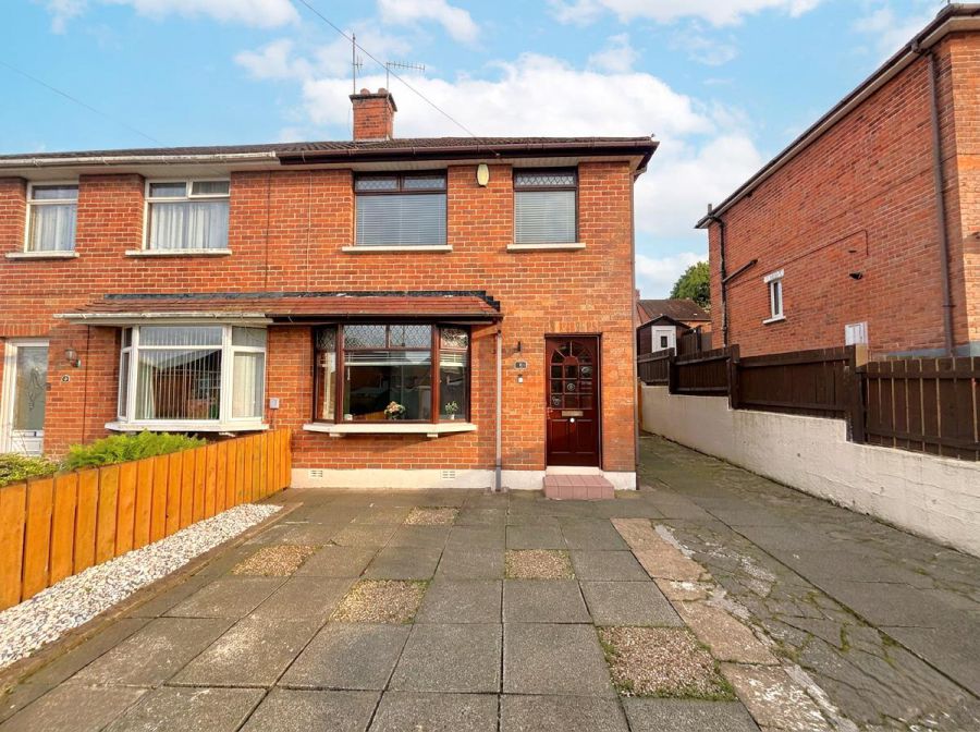 4 Lyndhurst Grove