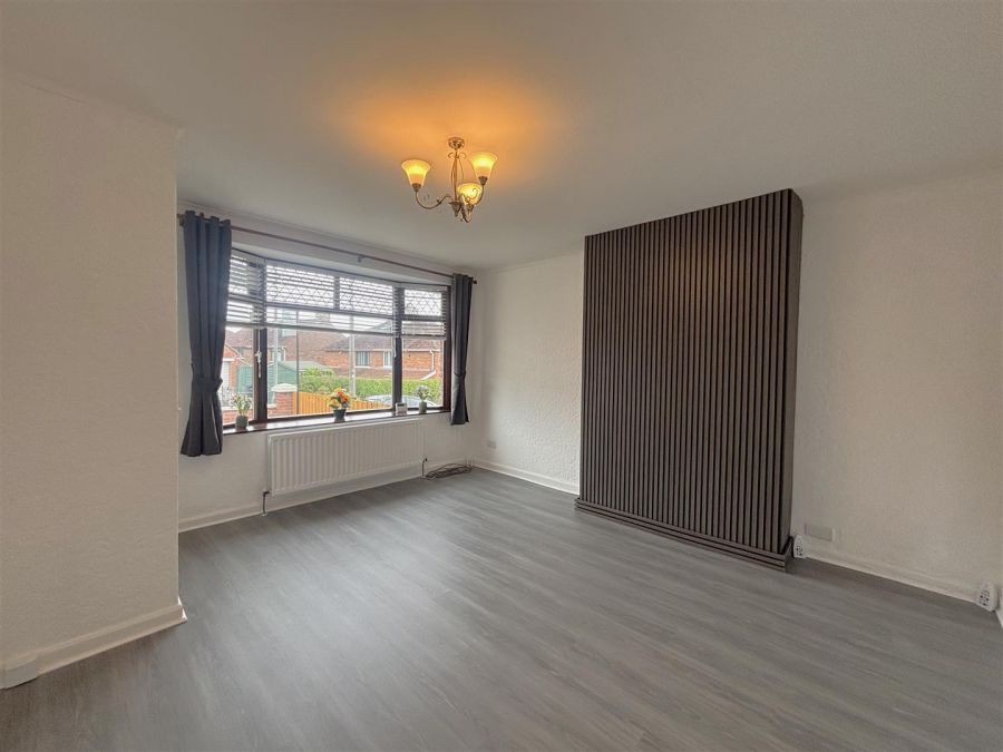 4 Lyndhurst Grove