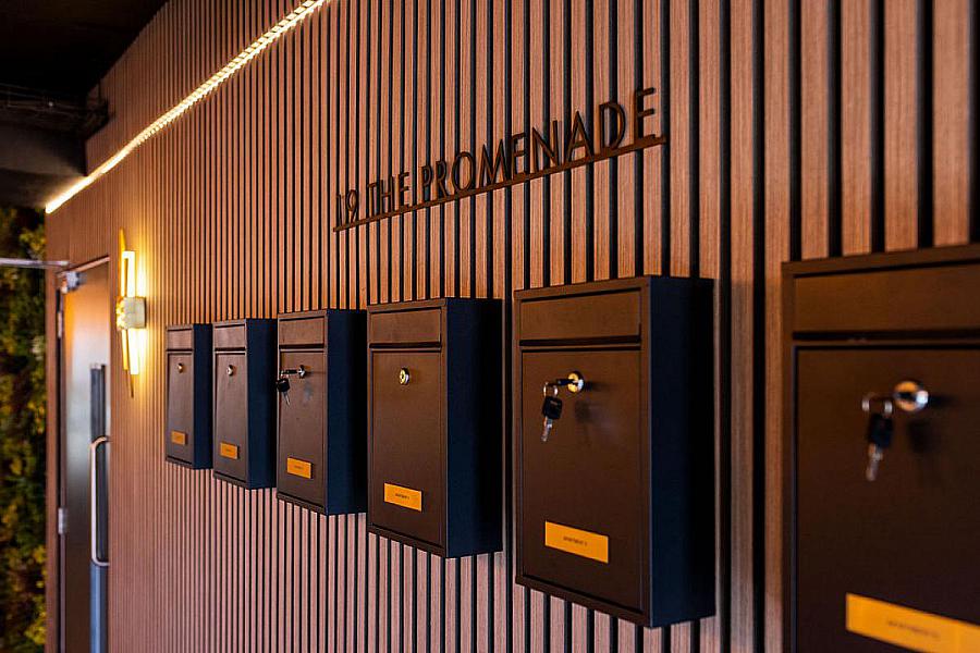 2 Six West, 12-19 The Promenade