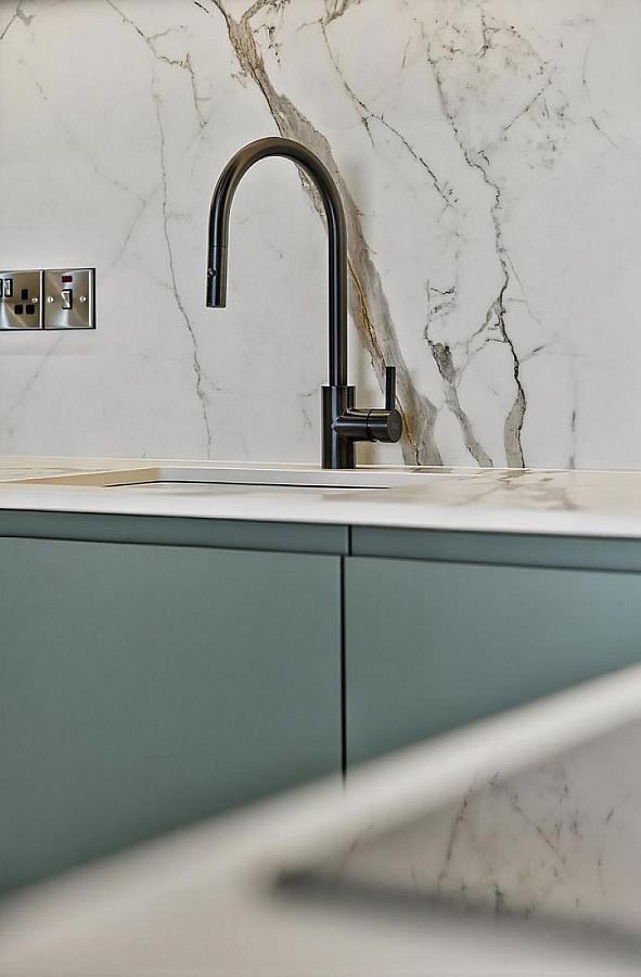 11 Six West, 12-19 The Promenade