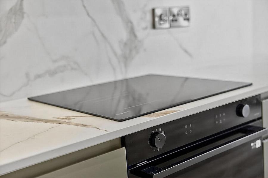 11 Six West, 12-19 The Promenade