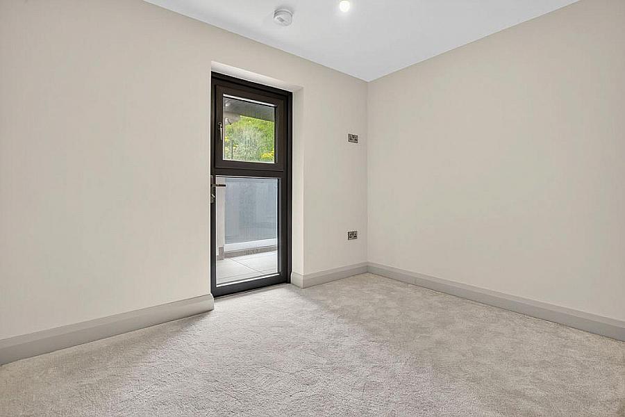 11 Six West, 12-19 The Promenade