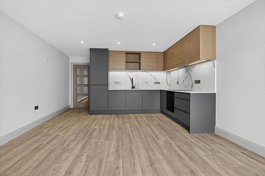 11 Six West, 12-19 The Promenade