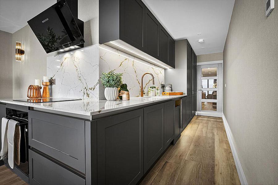 15 Six West, 12-19 The Promenade