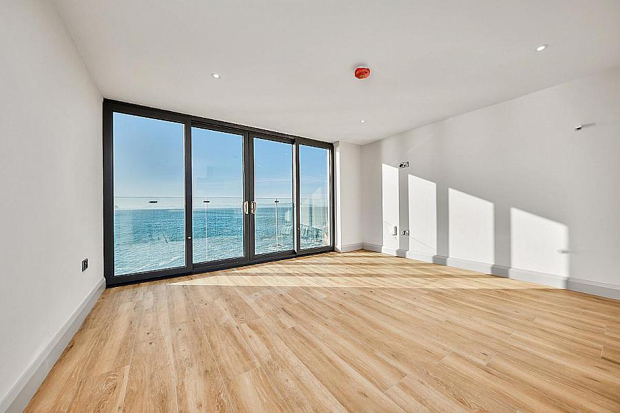 15 Six West, 12-19 The Promenade