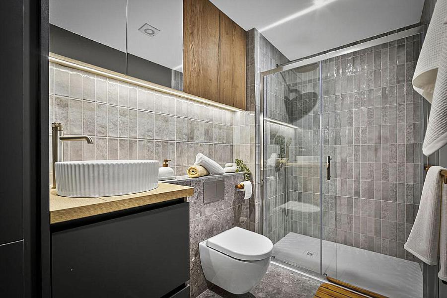 15 Six West, 12-19 The Promenade