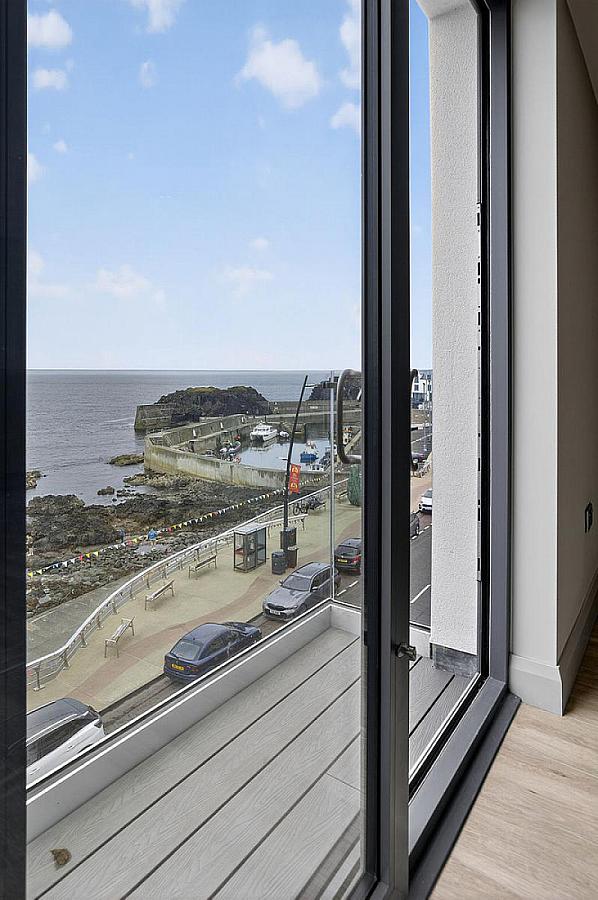 16 Six West, 12-19 The Promenade