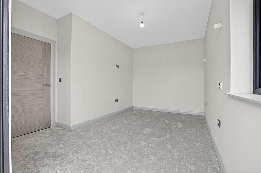 18 Six West, 12-19 The Promenade