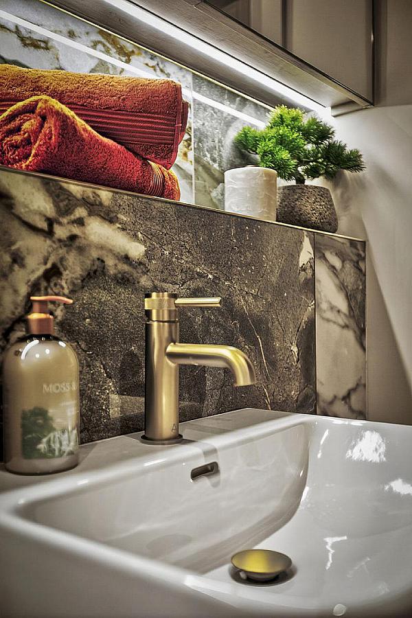 18 Six West, 12-19 The Promenade