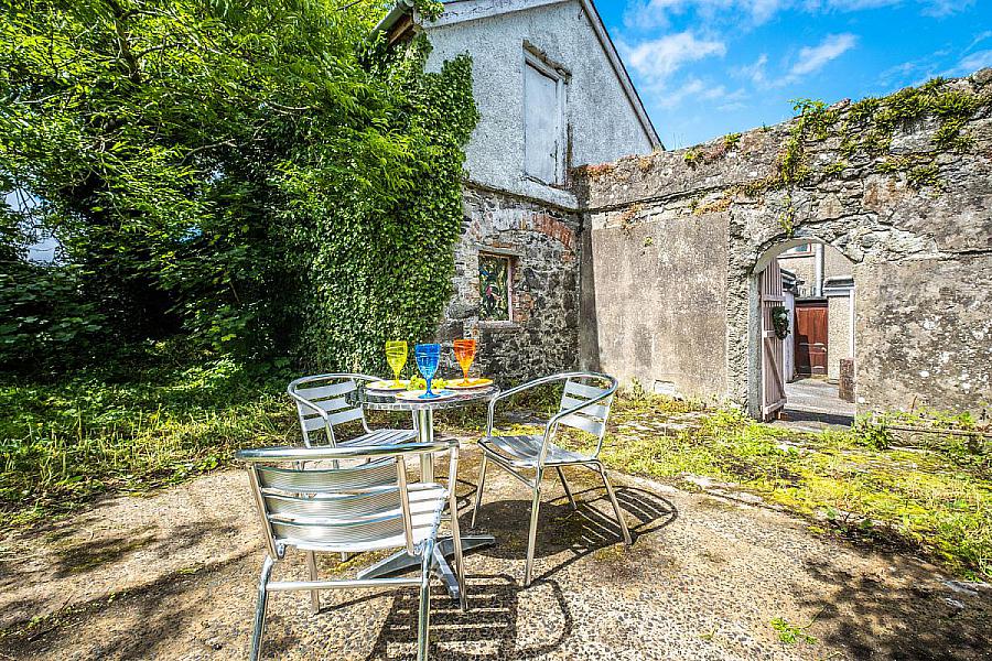 33 - 35 St. Paul's Road, (House, Retail Premises, Barn & Lands)