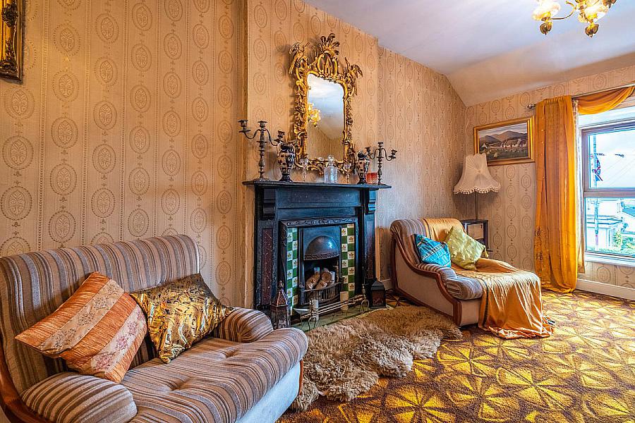 33 - 35 St. Paul's Road, (House, Retail Premises, Barn & Lands)