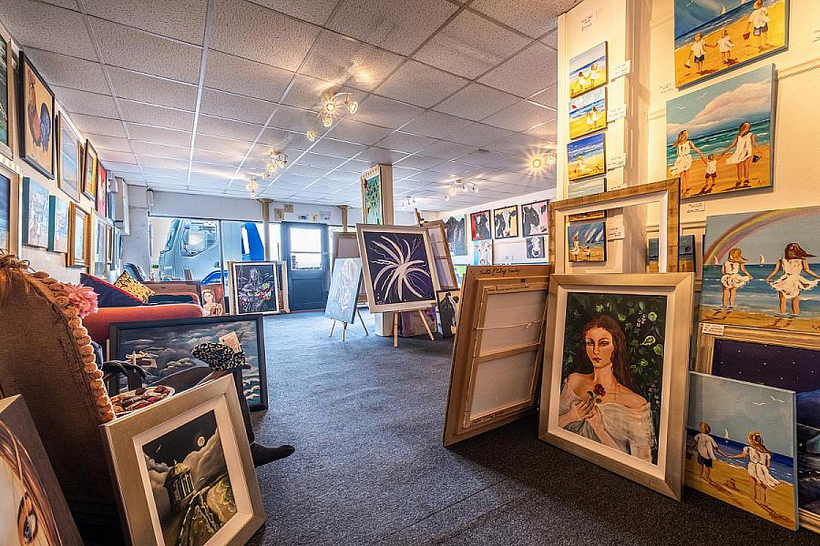 33 - 35 St. Paul's Road, (Retail Premises, Barn, House & Lands)