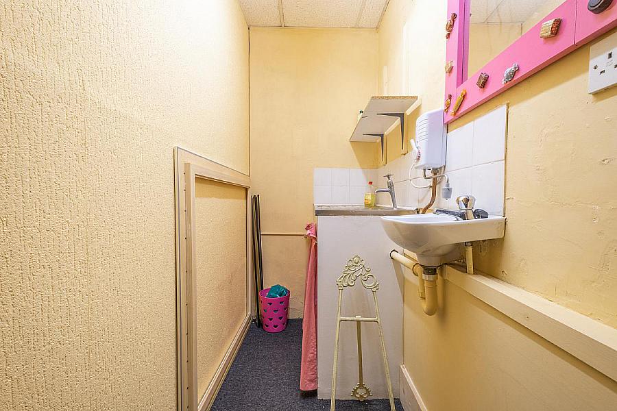 33 - 35 St. Paul's Road, (Retail Premises, Barn, House & Lands)