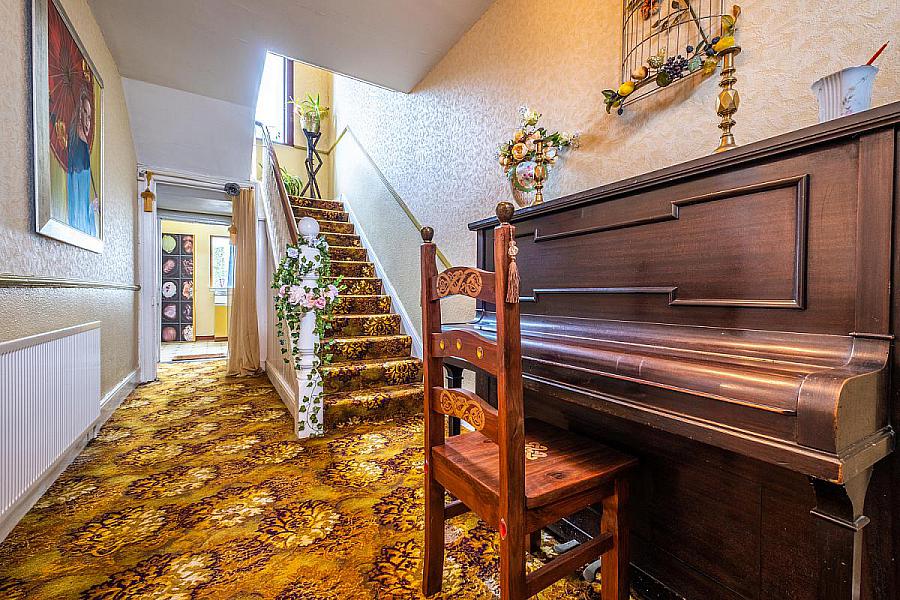 33 - 35 St. Paul's Road, (Retail Premises, Barn, House & Lands)