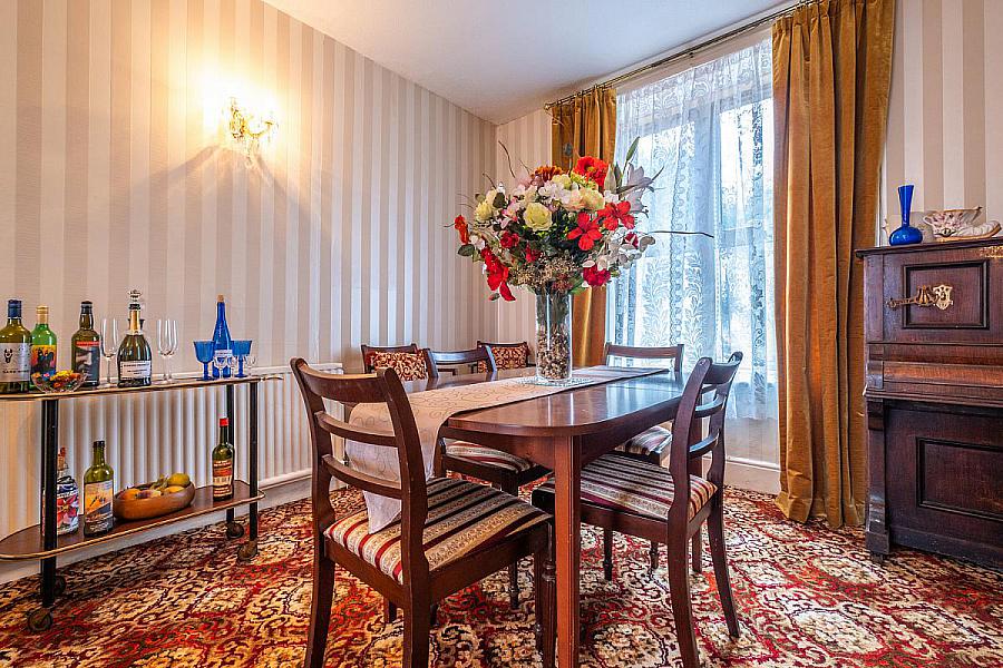 33 - 35 St. Paul's Road, (Retail Premises, Barn, House & Lands)