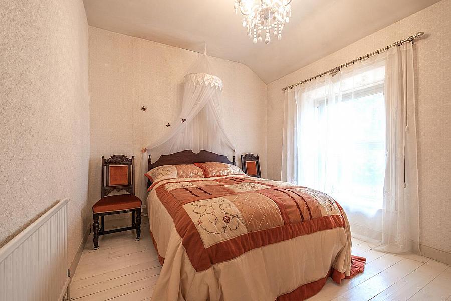 33 - 35 St. Paul's Road, (Retail Premises, Barn, House & Lands)