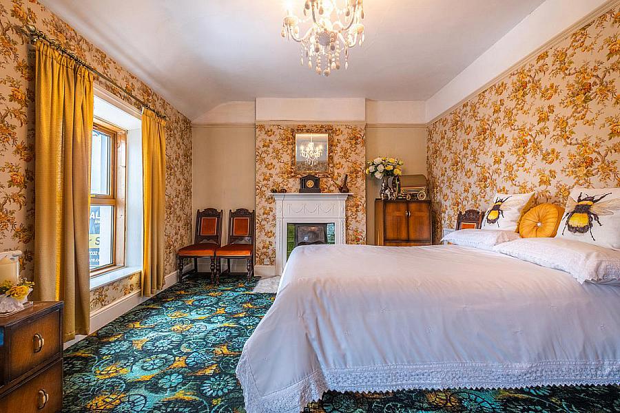 33 - 35 St. Paul's Road, (Retail Premises, Barn, House & Lands)