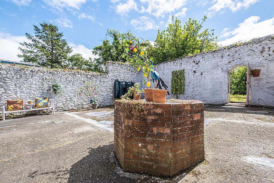 33 - 35 St. Paul's Road, (Retail Premises, Barn, House & Lands)