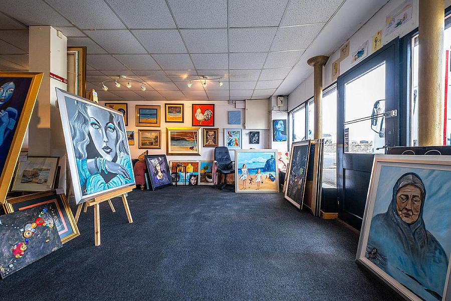 33 - 35 St. Paul's Road, (Retail Premises, Barn, House & Lands)