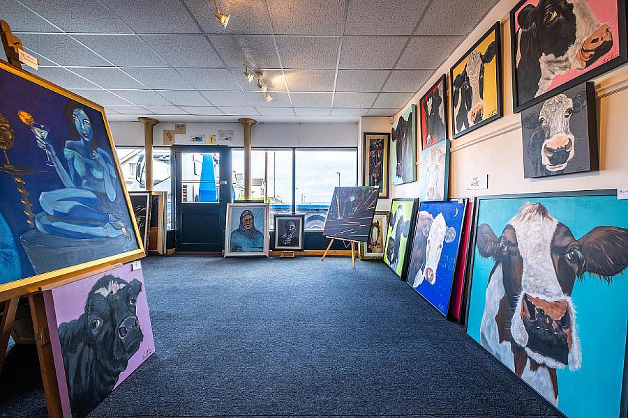 33 - 35 St. Paul's Road, (Retail Premises, Barn, House & Lands)