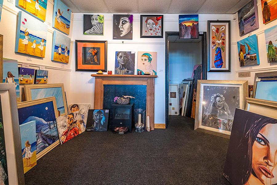 33 - 35 St. Paul's Road, (Retail Premises, Barn, House & Lands)