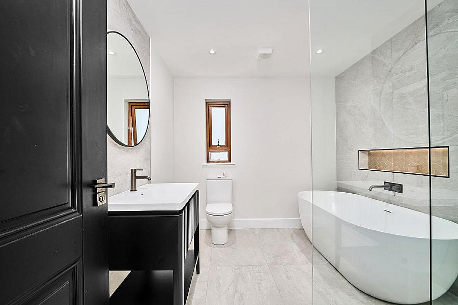 'Strand House' 105 Strand Road