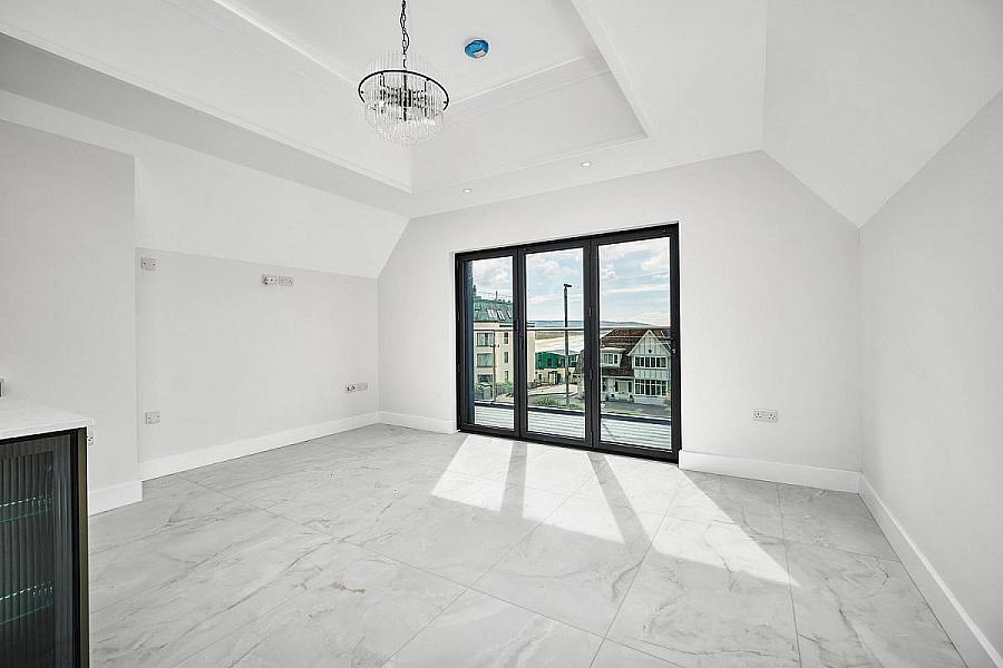 'Strand House' 105 Strand Road