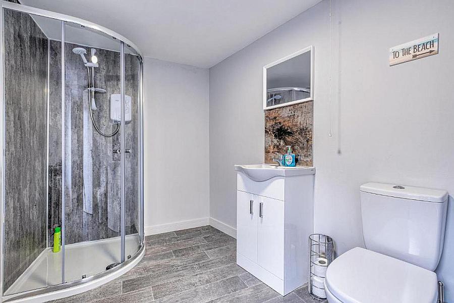 Apt 1, 2 Dunluce Avenue