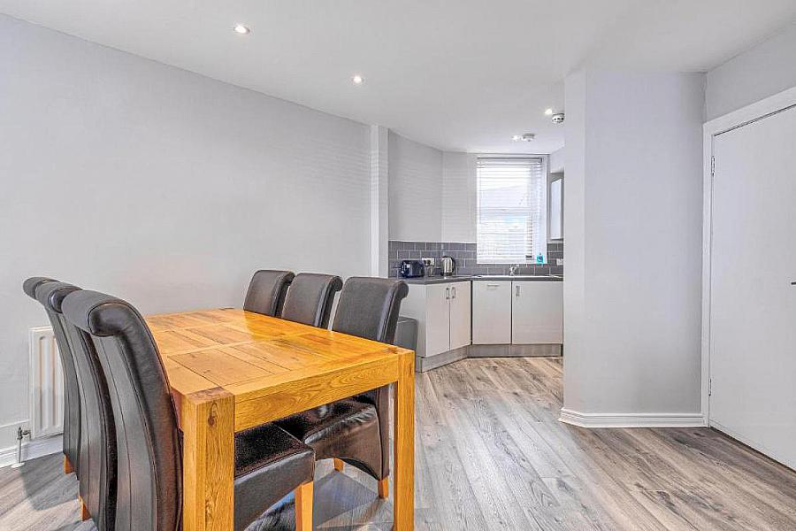 Apt 1, 2 Dunluce Avenue