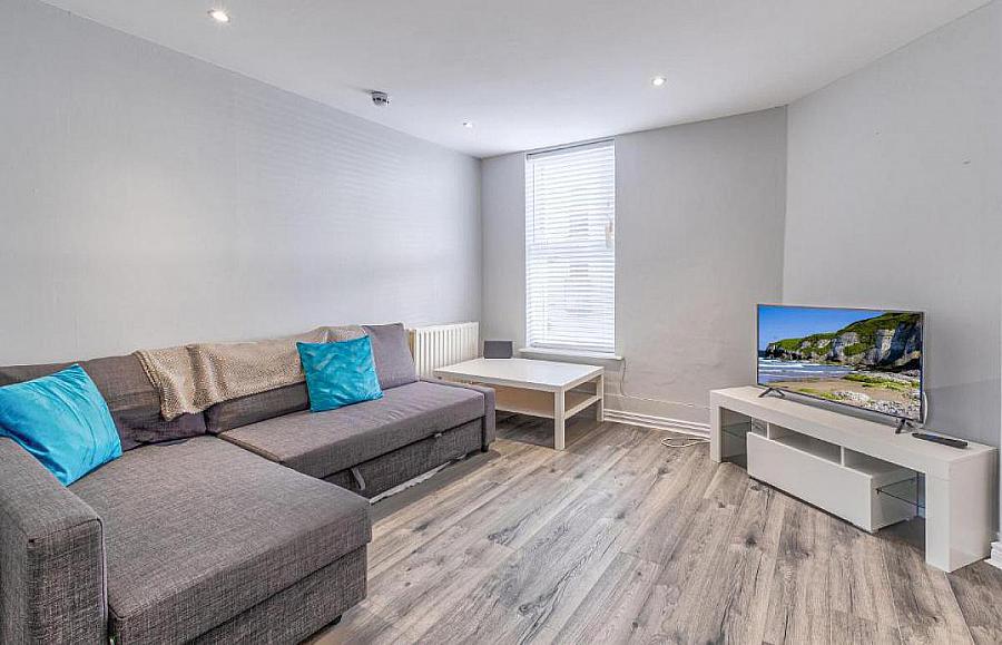 Apt 1, 2 Dunluce Avenue