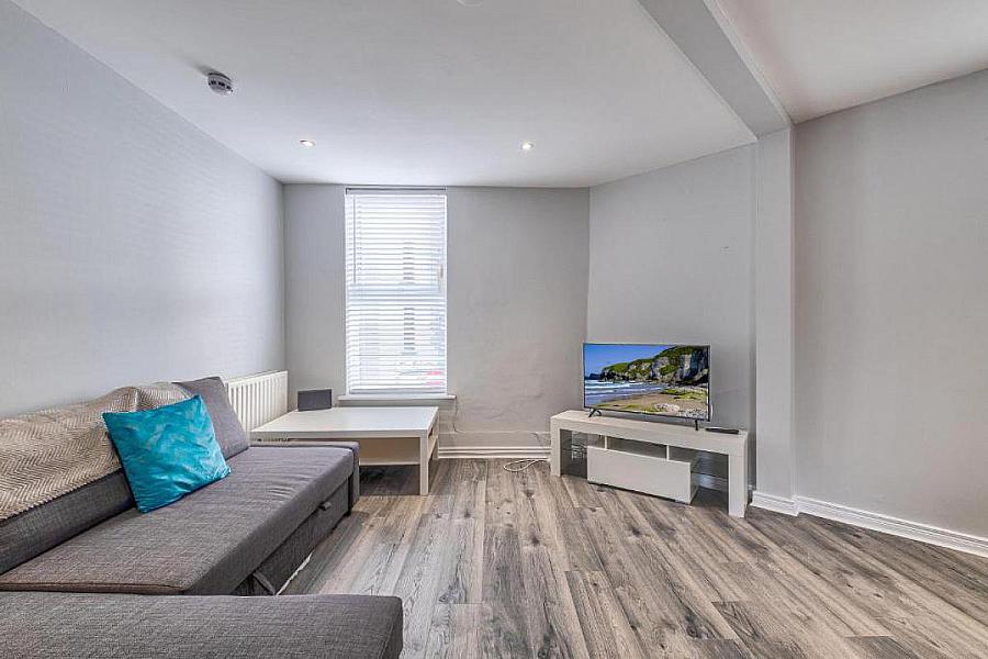 Apt 1, 2 Dunluce Avenue