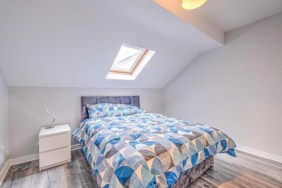 Apt 2, 2 Dunluce Avenue