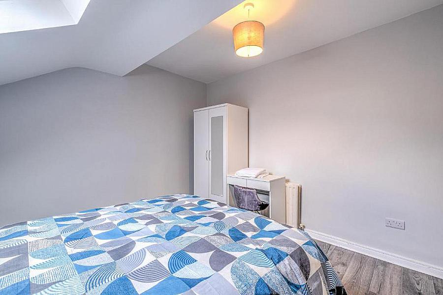 Apt 2, 2 Dunluce Avenue