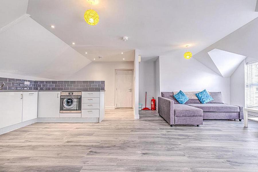 Apt 2, 2 Dunluce Avenue