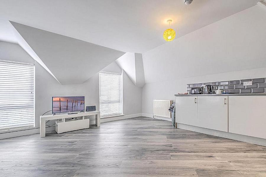 Apt 2, 2 Dunluce Avenue