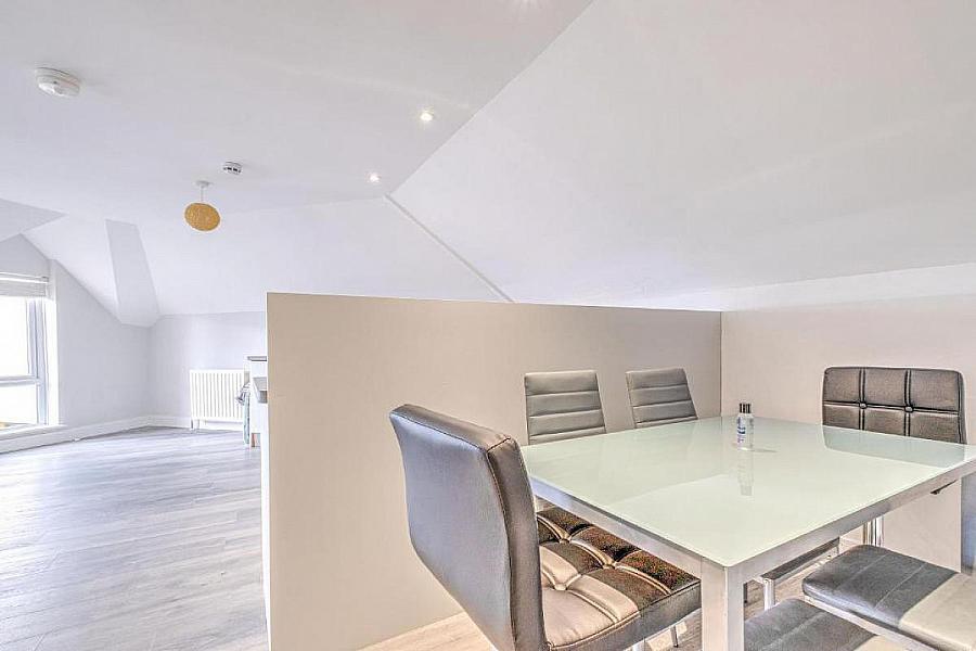 Apt 2, 2 Dunluce Avenue