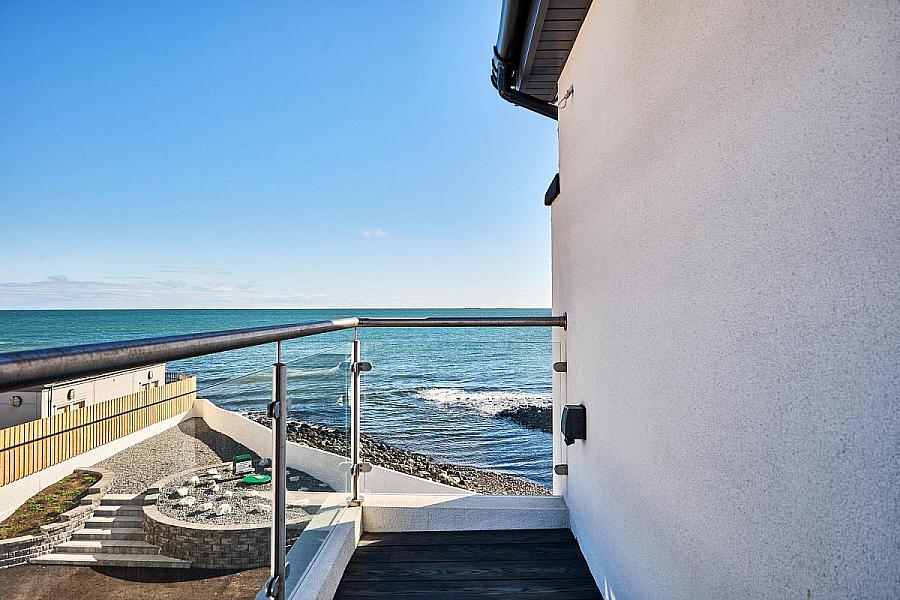 Apt 2, 5 Harbour Road