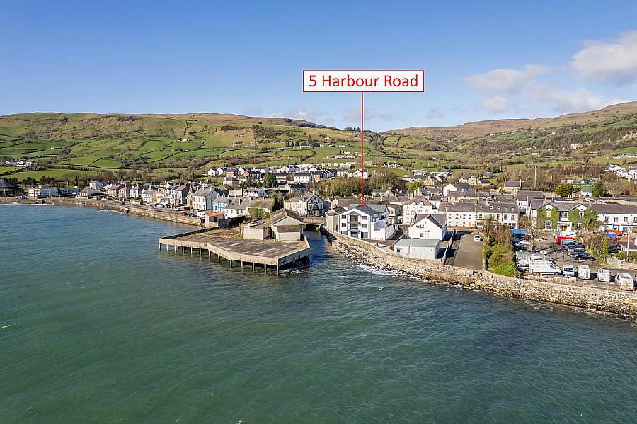 Apt 2, 5 Harbour Road