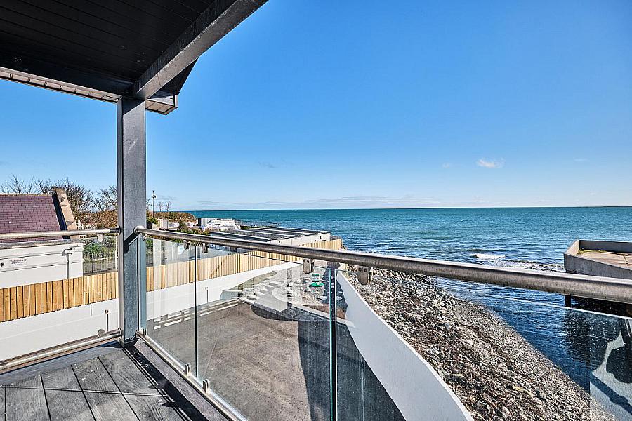 Apt 2, 5 Harbour Road