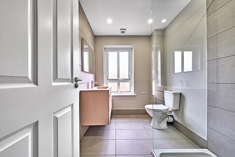 19 West Strand Drive