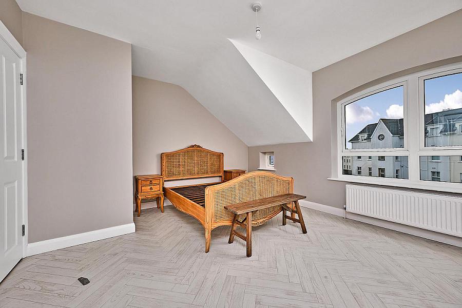 19 West Strand Drive