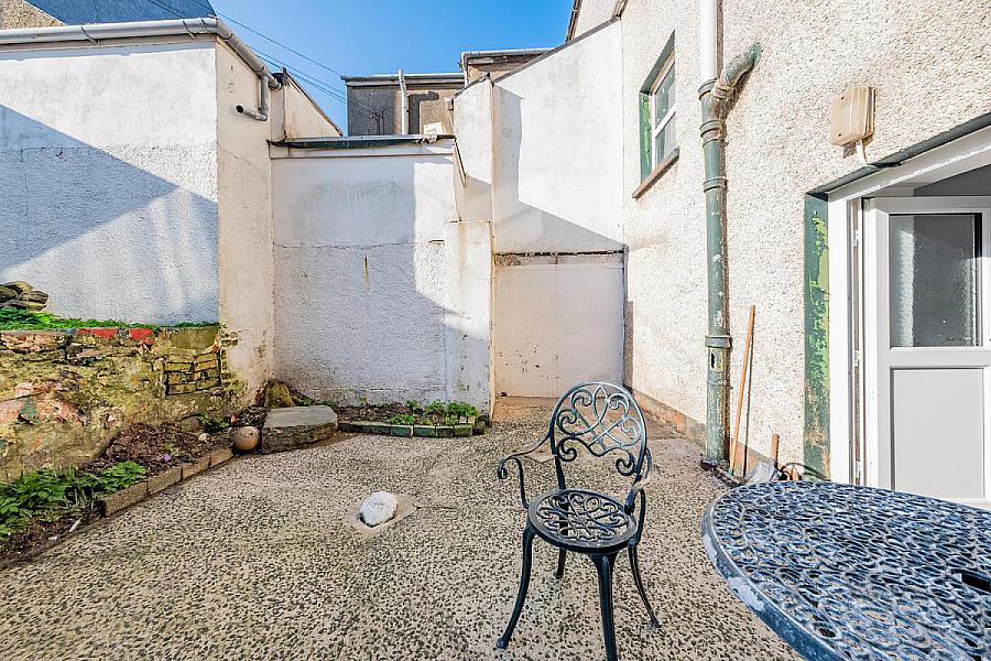 86 Main Street & 2 Bath Street